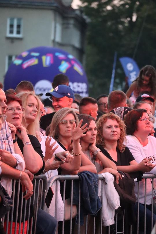 Chełm bawił się do późnego wieczora! „Lato z Radiem i Telewizją Polską” przyciągnęło tłumy [GALERIA ZDJĘĆ] 
