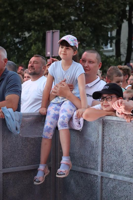 Chełm bawił się do późnego wieczora! „Lato z Radiem i Telewizją Polską” przyciągnęło tłumy [GALERIA ZDJĘĆ] 