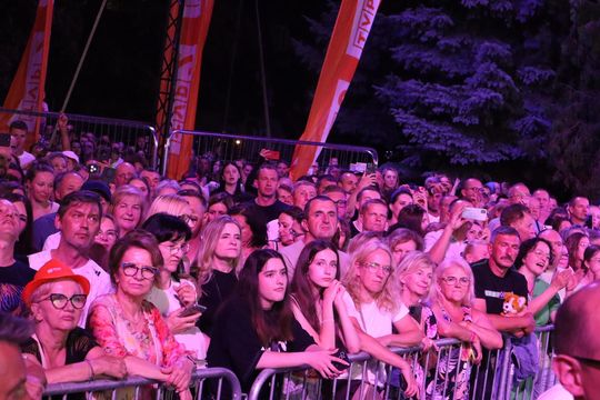 Chełm bawił się do późnego wieczora! „Lato z Radiem i Telewizją Polską” przyciągnęło tłumy [GALERIA ZDJĘĆ] 