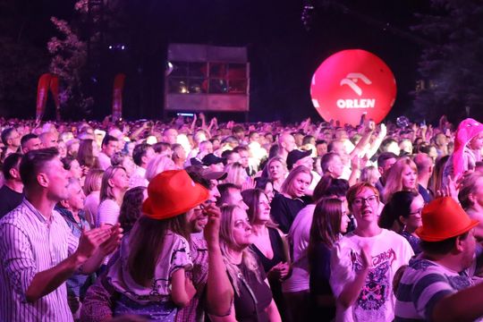Chełm bawił się do późnego wieczora! „Lato z Radiem i Telewizją Polską” przyciągnęło tłumy [GALERIA ZDJĘĆ] 