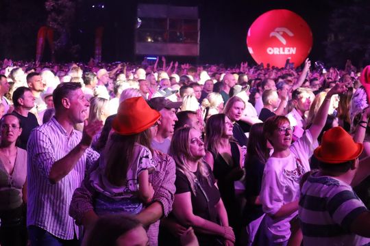 Chełm bawił się do późnego wieczora! „Lato z Radiem i Telewizją Polską” przyciągnęło tłumy [GALERIA ZDJĘĆ] 