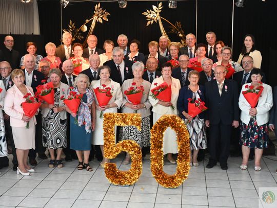 Wyjątkowy jubileusz w Siennicy Nadolnej. Pary świętowały złote i diamentowe gody [GALERIA ZDJĘĆ]