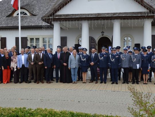Święto Policji w Krasnymstawie. Uroczysty apel, awanse i podziękowania za służbę [GALERIA ZDJĘĆ]