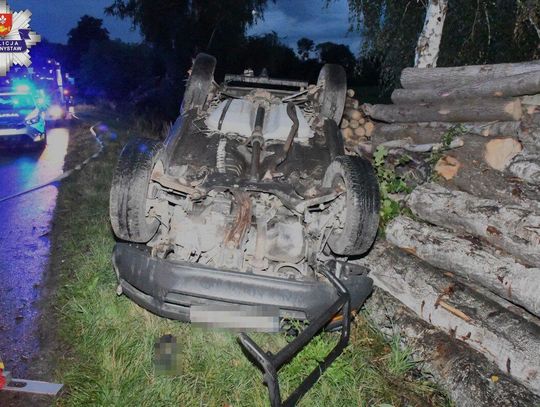 Śmiertelny wypadek w Borowicy. Nie żyje 34-letni kierowca [ZDJĘCIA]