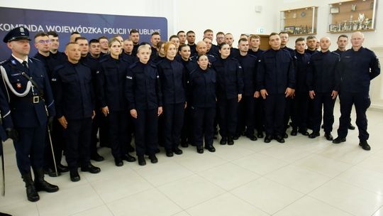 Medale, awanse i ślubowanie nowych policjantów w Komendzie Wojewódzkiej Policji w Lublinie [ZDJĘCIA]