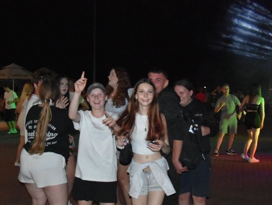 Dance Party w Wojsławicach. Letni wieczór z muzyką i tańcem na molo [ZDJĘCIA]