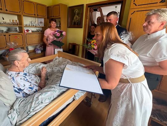 Gm. Izbica. 100 lat pani Genowefy. Wyjątkowy jubileusz mieszkanki gminy [GALERIA ZDJĘĆ]