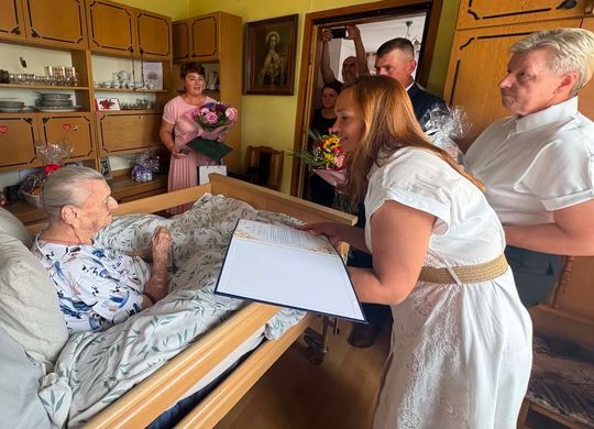 Gm. Izbica. 100 lat pani Genowefy. Wyjątkowy jubileusz mieszkanki gminy [GALERIA ZDJĘĆ] 