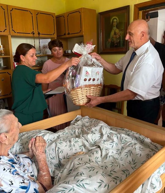 Gm. Izbica. 100 lat pani Genowefy. Wyjątkowy jubileusz mieszkanki gminy [GALERIA ZDJĘĆ] 