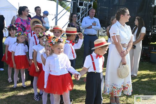 Święto Plonów w Gorzkowie. Mieszkańcy podziękowali za tegoroczne zbiory [GALERIA ZDJĘĆ] 