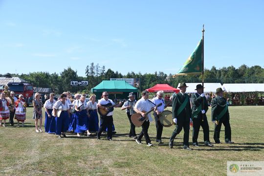 Święto Plonów w Gorzkowie. Mieszkańcy podziękowali za tegoroczne zbiory [GALERIA ZDJĘĆ] 