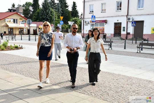 Japońscy twórcy internetowi odwiedzili Krasnystaw. Zainteresowali się Chmielakami [GALERIA ZDJĘĆ] 
