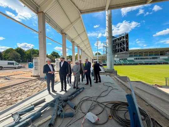 Stadion Chełmianki coraz okazalszy [ZDJĘCIA]