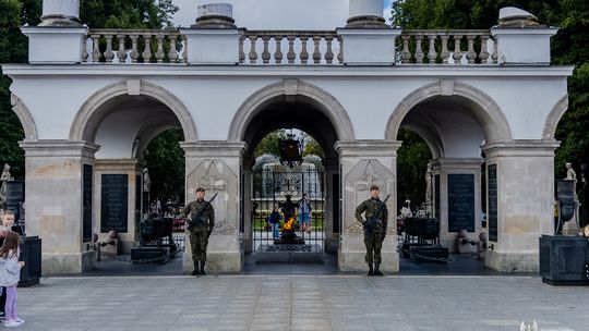 Honor, pamięć, służba – 19. Nadbużańska Brygada Obrony Pogranicza przy Grobie Nieznanego Żołnierza [GALERIA]