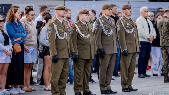 Honor, pamięć, służba – 19. Nadbużańska Brygada Obrony Pogranicza przy Grobie Nieznanego Żołnierza [GALERIA]