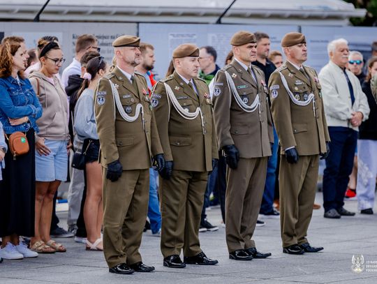 Honor, pamięć, służba – 19. Nadbużańska Brygada Obrony Pogranicza przy Grobie Nieznanego Żołnierza [GALERIA]