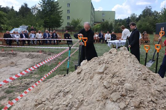 Gm. Chełm. Inauguracja budowy Centrum Wsparcia Hospicyjno-Opiekuńczego w Nowinach [GALERIA ZDJĘĆ] 