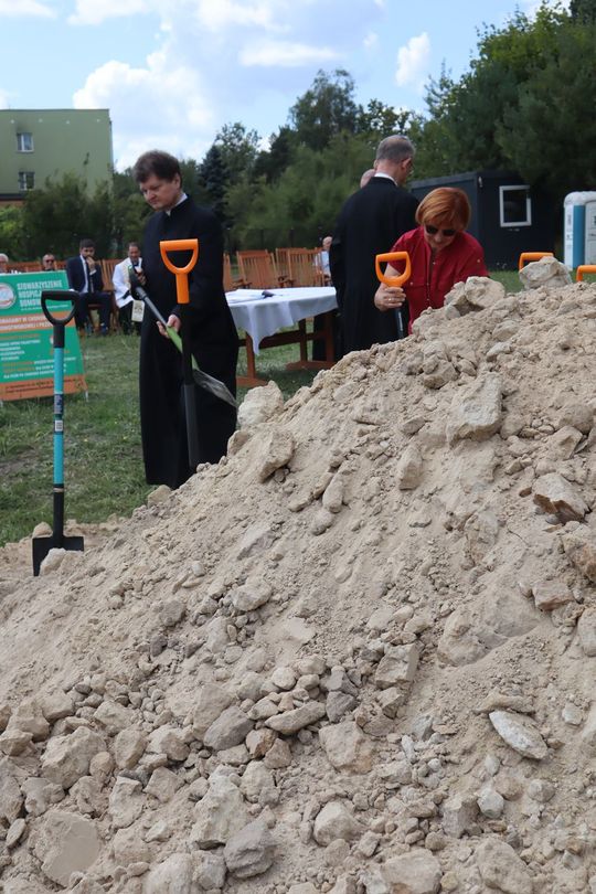 Gm. Chełm. Inauguracja budowy Centrum Wsparcia Hospicyjno-Opiekuńczego w Nowinach [GALERIA ZDJĘĆ] 