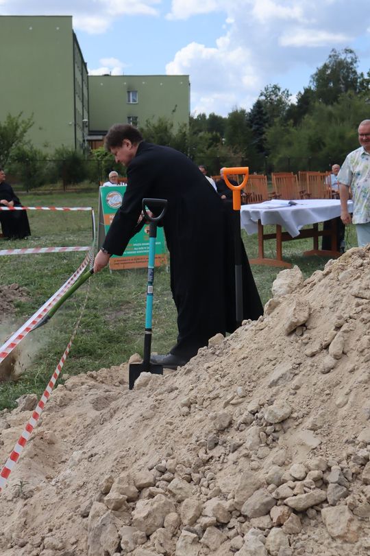 Gm. Chełm. Inauguracja budowy Centrum Wsparcia Hospicyjno-Opiekuńczego w Nowinach [GALERIA ZDJĘĆ] 