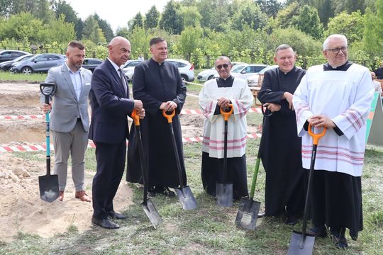 Gm. Chełm. Inauguracja budowy Centrum Wsparcia Hospicyjno-Opiekuńczego w Nowinach [GALERIA ZDJĘĆ] 