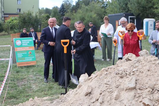 Gm. Chełm. Inauguracja budowy Centrum Wsparcia Hospicyjno-Opiekuńczego w Nowinach [GALERIA ZDJĘĆ] 