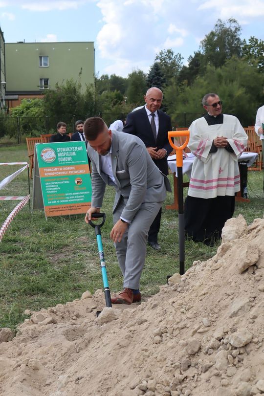 Gm. Chełm. Inauguracja budowy Centrum Wsparcia Hospicyjno-Opiekuńczego w Nowinach [GALERIA ZDJĘĆ] 