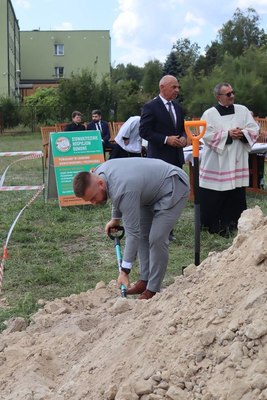 Gm. Chełm. Inauguracja budowy Centrum Wsparcia Hospicyjno-Opiekuńczego w Nowinach [GALERIA ZDJĘĆ] 