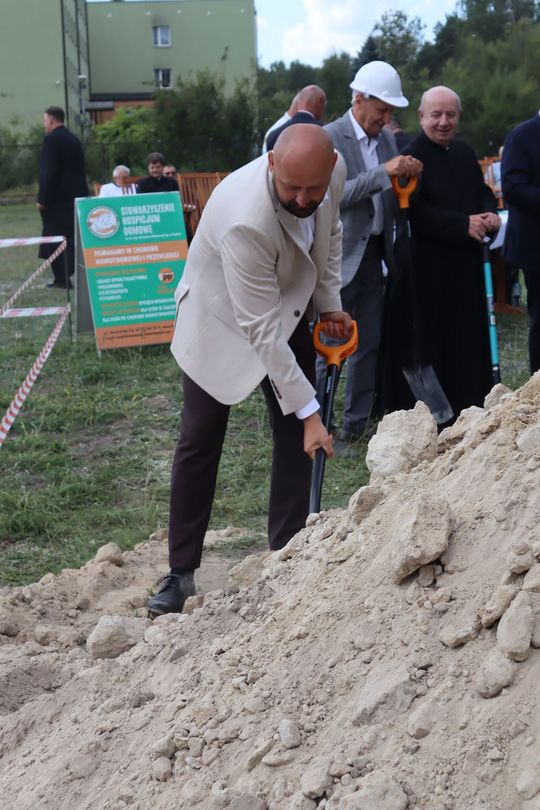 Gm. Chełm. Inauguracja budowy Centrum Wsparcia Hospicyjno-Opiekuńczego w Nowinach [GALERIA ZDJĘĆ] 