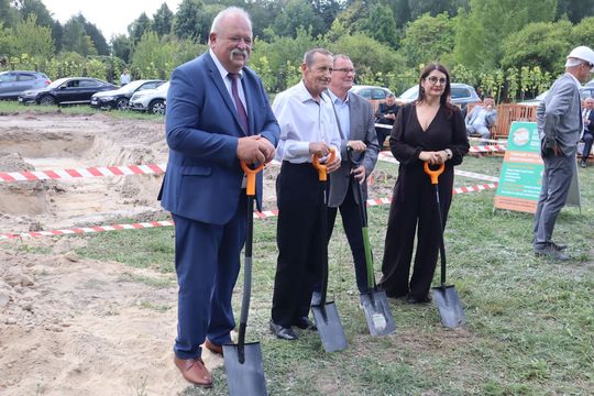 Gm. Chełm. Inauguracja budowy Centrum Wsparcia Hospicyjno-Opiekuńczego w Nowinach [GALERIA ZDJĘĆ] 