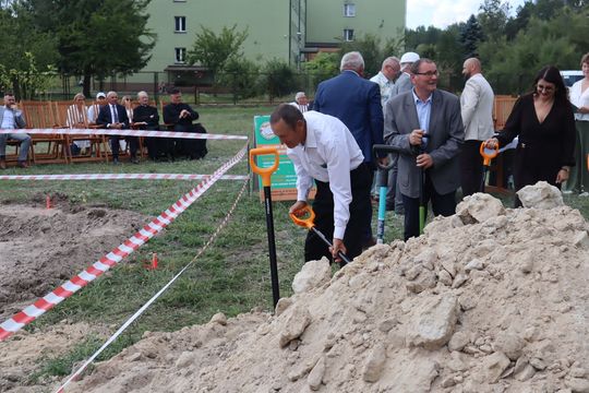 Gm. Chełm. Inauguracja budowy Centrum Wsparcia Hospicyjno-Opiekuńczego w Nowinach [GALERIA ZDJĘĆ] 