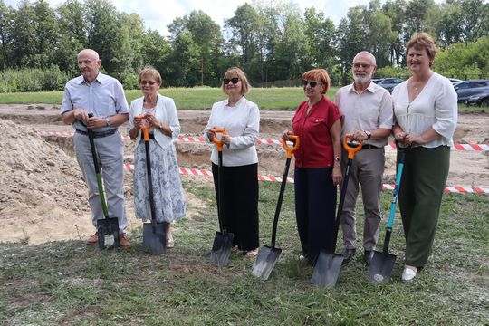 Gm. Chełm. Inauguracja budowy Centrum Wsparcia Hospicyjno-Opiekuńczego w Nowinach [GALERIA ZDJĘĆ] 