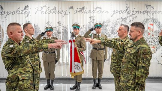 Czternastu nowych funkcjonariuszy zasiliło służbę kontraktową Straży Granicznej [ZDJĘCIA]