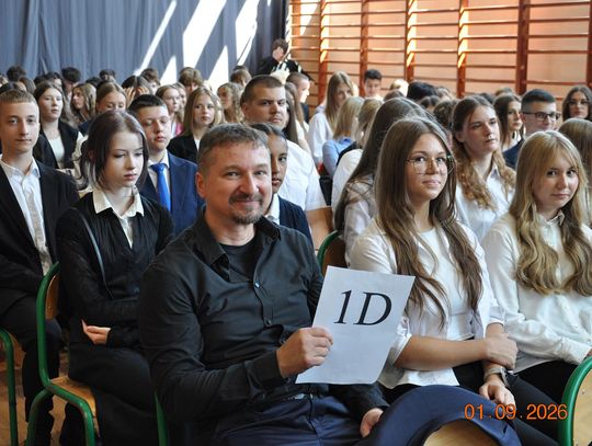 I Liceum Ogólnokształcące w Chełmie rozpoczęło nowy rok szkolny [GALERIA ZDJĘĆ]