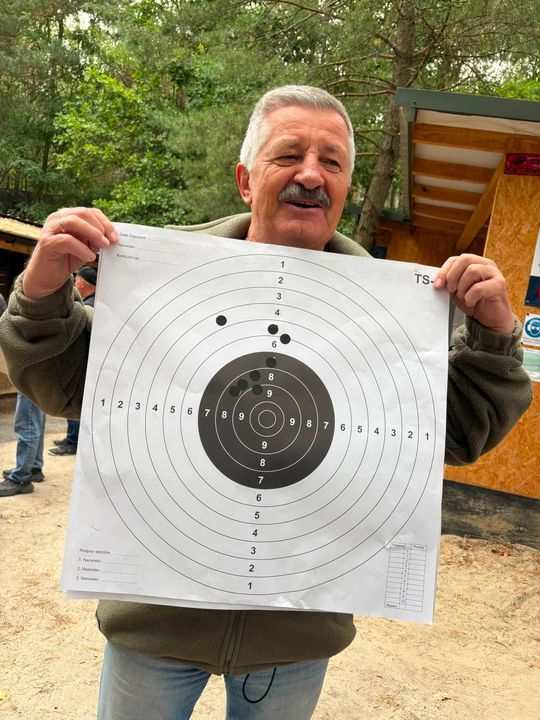 Krasnystaw. Celne oko i sportowe emocje. Seniorzy rywalizowali na strzelnicy w Borowicy [GALERIA ZDJĘĆ] 
