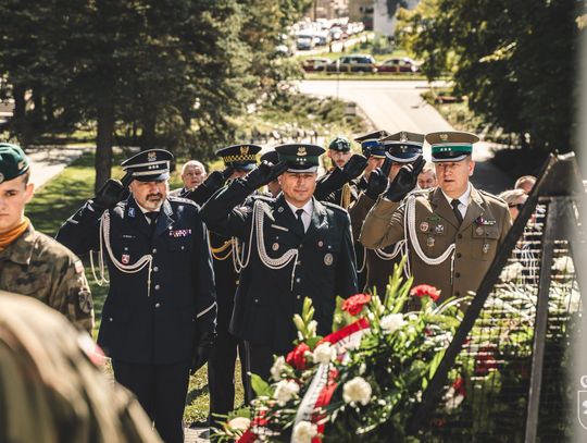 Chełm. Miejskie uroczystości upamiętniające ofiary oraz wszystkich, którzy walczyli w obronie Ojczyzny [GALERIA ZDJĘĆ]