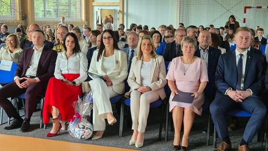 Nowy rok szkolny i nowa hala. Uroczysta inauguracja w chełmskiej „Trójce” [GALERIA ZDJĘĆ] 