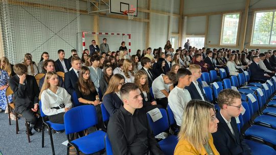 Nowy rok szkolny i nowa hala. Uroczysta inauguracja w chełmskiej „Trójce” [GALERIA ZDJĘĆ] 