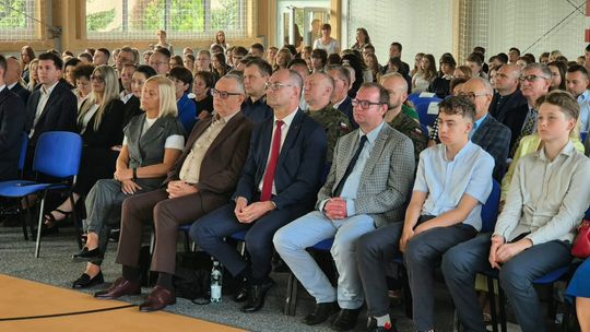 Nowy rok szkolny i nowa hala. Uroczysta inauguracja w chełmskiej „Trójce” [GALERIA ZDJĘĆ] 