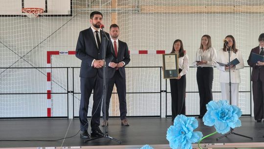 Nowy rok szkolny i nowa hala. Uroczysta inauguracja w chełmskiej „Trójce” [GALERIA ZDJĘĆ] 