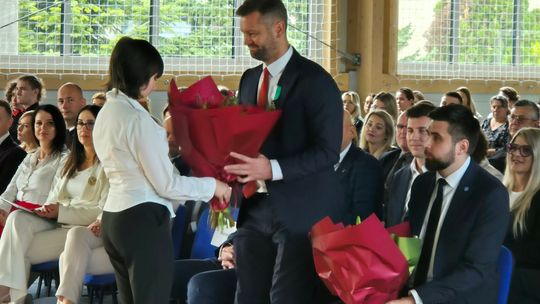 Nowy rok szkolny i nowa hala. Uroczysta inauguracja w chełmskiej „Trójce” [GALERIA ZDJĘĆ] 