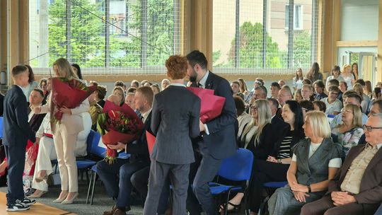 Nowy rok szkolny i nowa hala. Uroczysta inauguracja w chełmskiej „Trójce” [GALERIA ZDJĘĆ] 