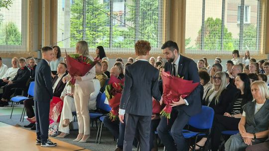 Nowy rok szkolny i nowa hala. Uroczysta inauguracja w chełmskiej „Trójce” [GALERIA ZDJĘĆ] 