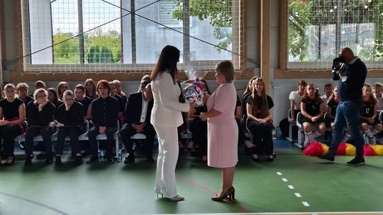 Nowy rok szkolny i nowa hala. Uroczysta inauguracja w chełmskiej „Trójce” [GALERIA ZDJĘĆ] 