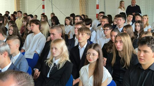 Nowy rok szkolny i nowa hala. Uroczysta inauguracja w chełmskiej „Trójce” [GALERIA ZDJĘĆ] 