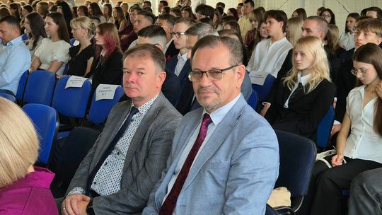 Nowy rok szkolny i nowa hala. Uroczysta inauguracja w chełmskiej „Trójce” [GALERIA ZDJĘĆ] 