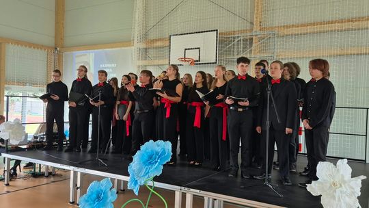 Nowy rok szkolny i nowa hala. Uroczysta inauguracja w chełmskiej „Trójce” [GALERIA ZDJĘĆ] 