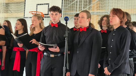 Nowy rok szkolny i nowa hala. Uroczysta inauguracja w chełmskiej „Trójce” [GALERIA ZDJĘĆ] 