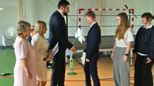 Nowy rok szkolny i nowa hala. Uroczysta inauguracja w chełmskiej „Trójce” [GALERIA ZDJĘĆ] 