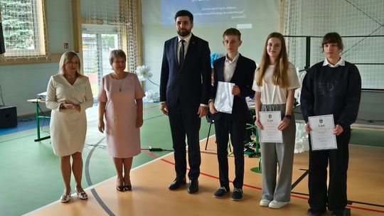 Nowy rok szkolny i nowa hala. Uroczysta inauguracja w chełmskiej „Trójce” [GALERIA ZDJĘĆ] 