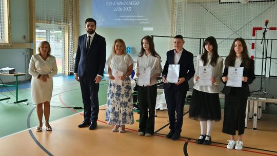 Nowy rok szkolny i nowa hala. Uroczysta inauguracja w chełmskiej „Trójce” [GALERIA ZDJĘĆ] 